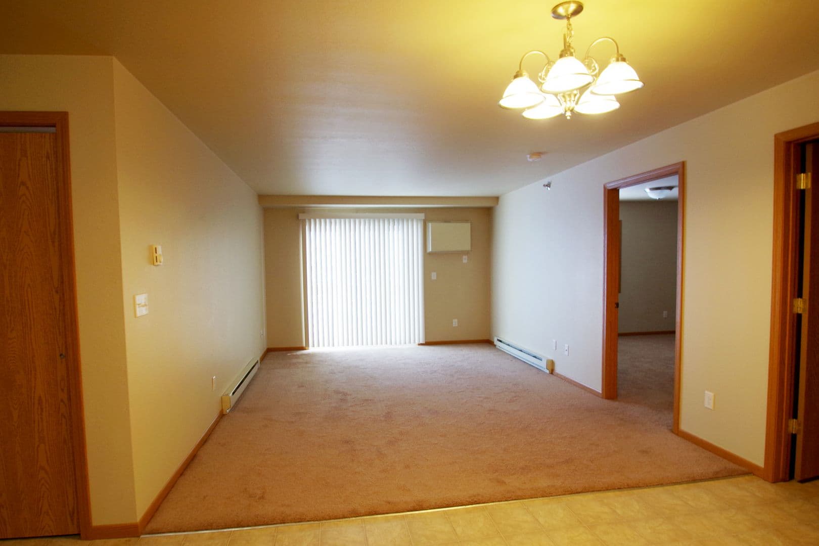 Bismarck Apartment: 1830-1834 East Capitol Ave