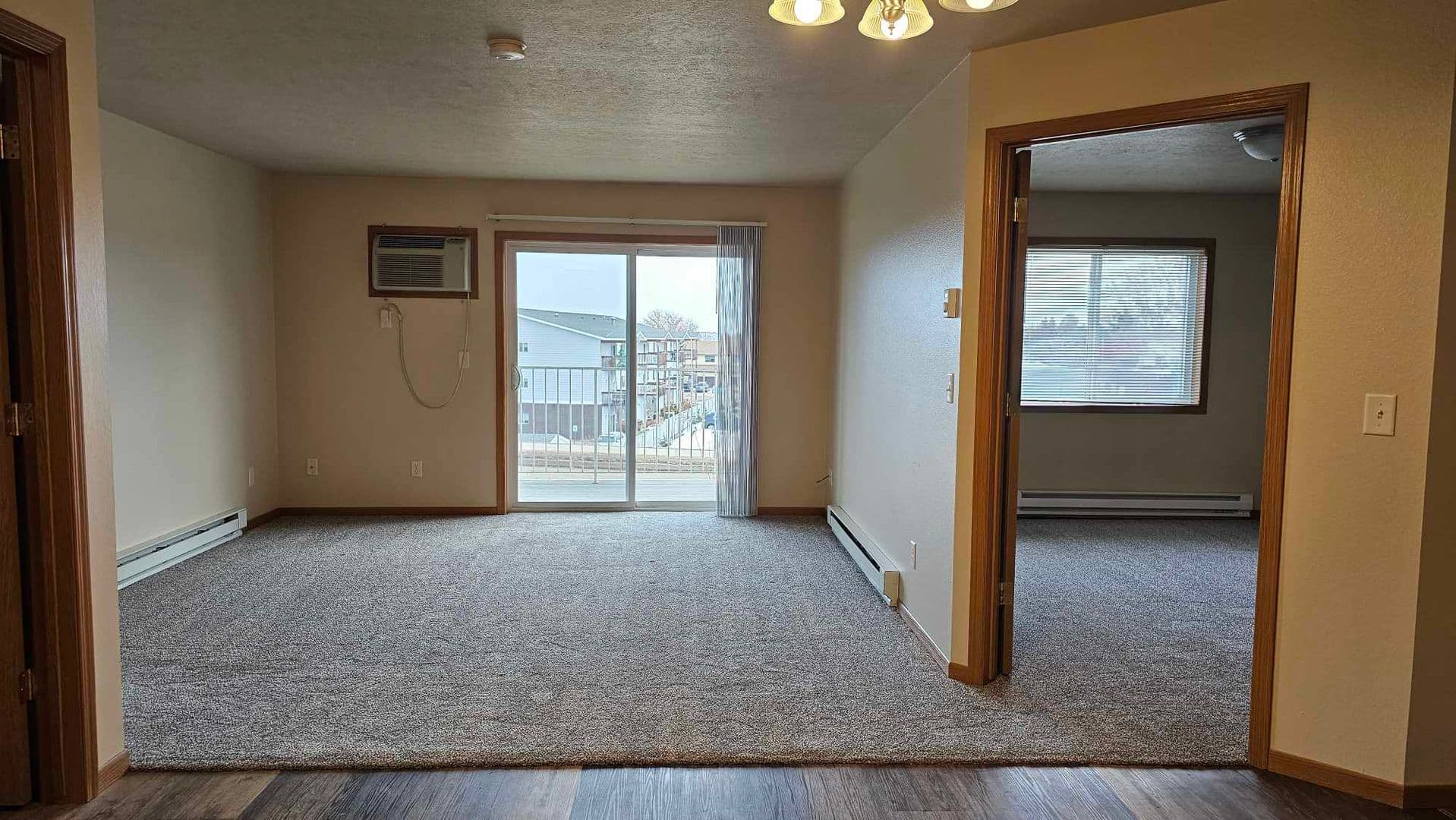 Bismarck Apartment: 1830-1834 East Capitol Ave