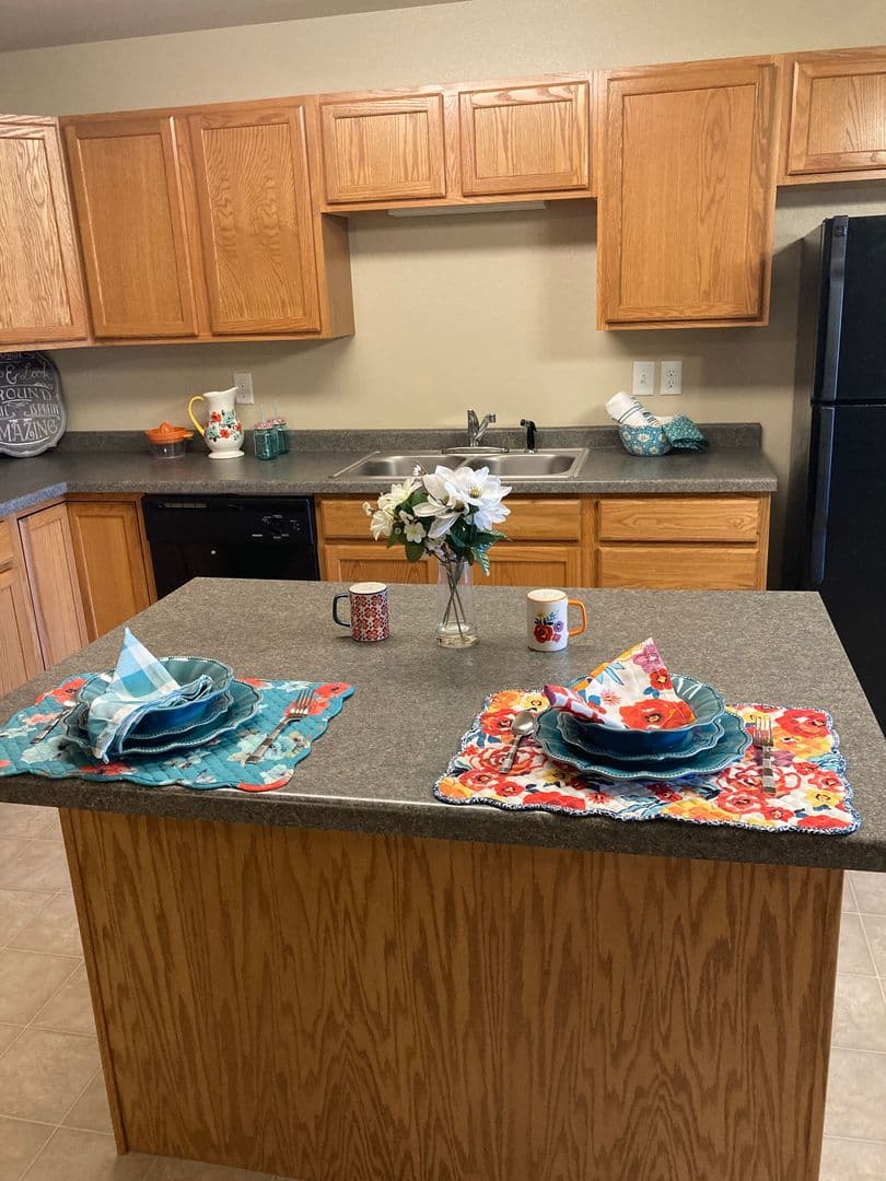 Bismarck Apartment: 940 West Turnpike Ave