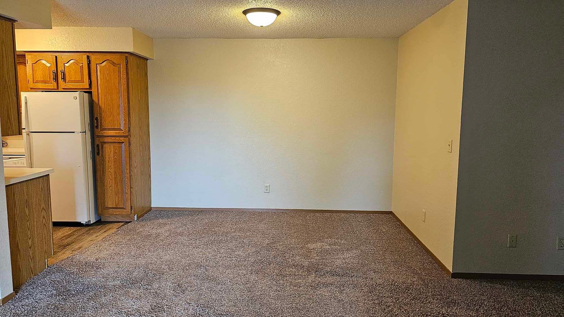 Bismarck Apartment: 1800-1820 East Capitol Ave