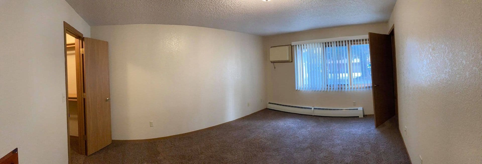 Bismarck Apartment: 1800-1820 East Capitol Ave