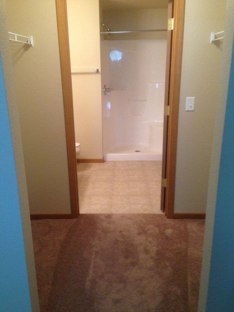 Bismarck Apartment: 940 West Turnpike Ave