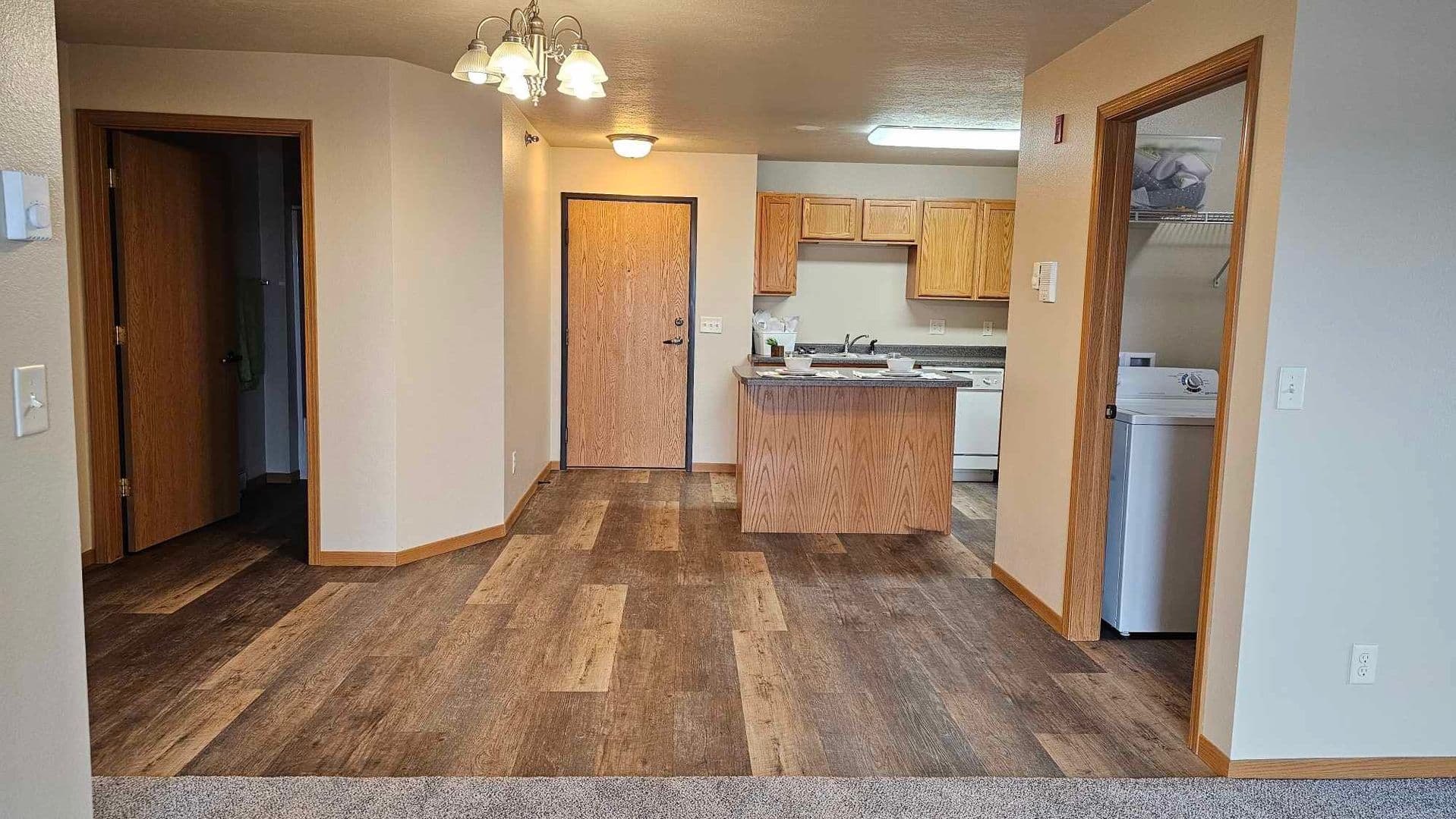 Bismarck Apartment: 1830-1834 East Capitol Ave
