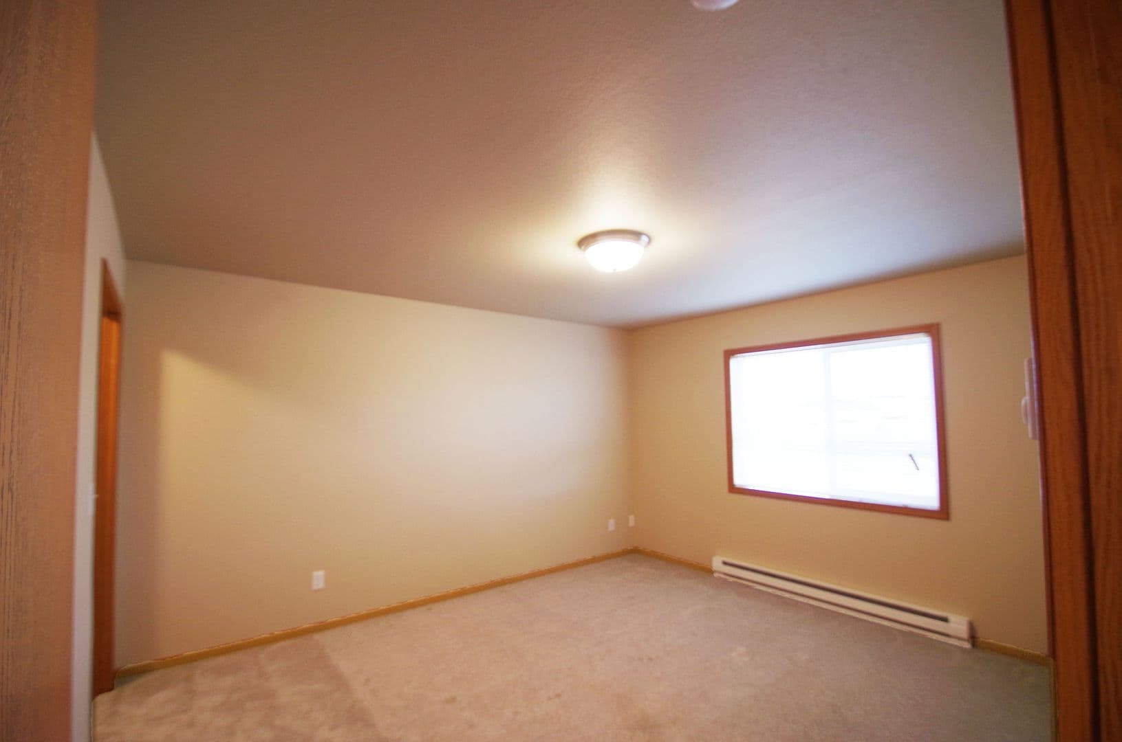 Bismarck Apartment: 940 West Turnpike Ave