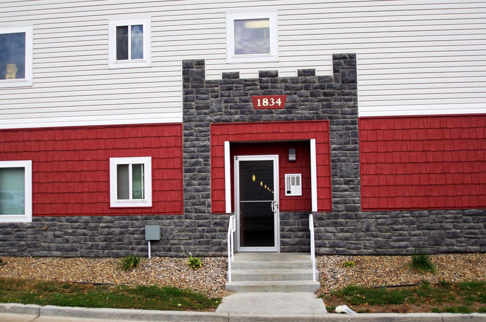 Bismarck Apartment: 1830-1834 East Capitol Ave