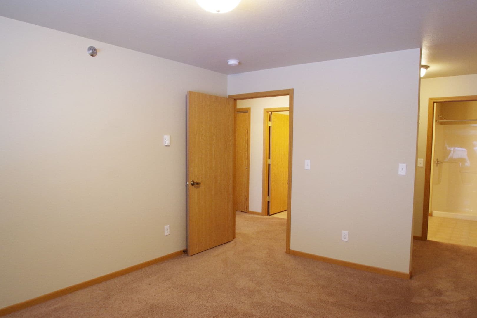 Bismarck Apartment: 1830-1834 East Capitol Ave