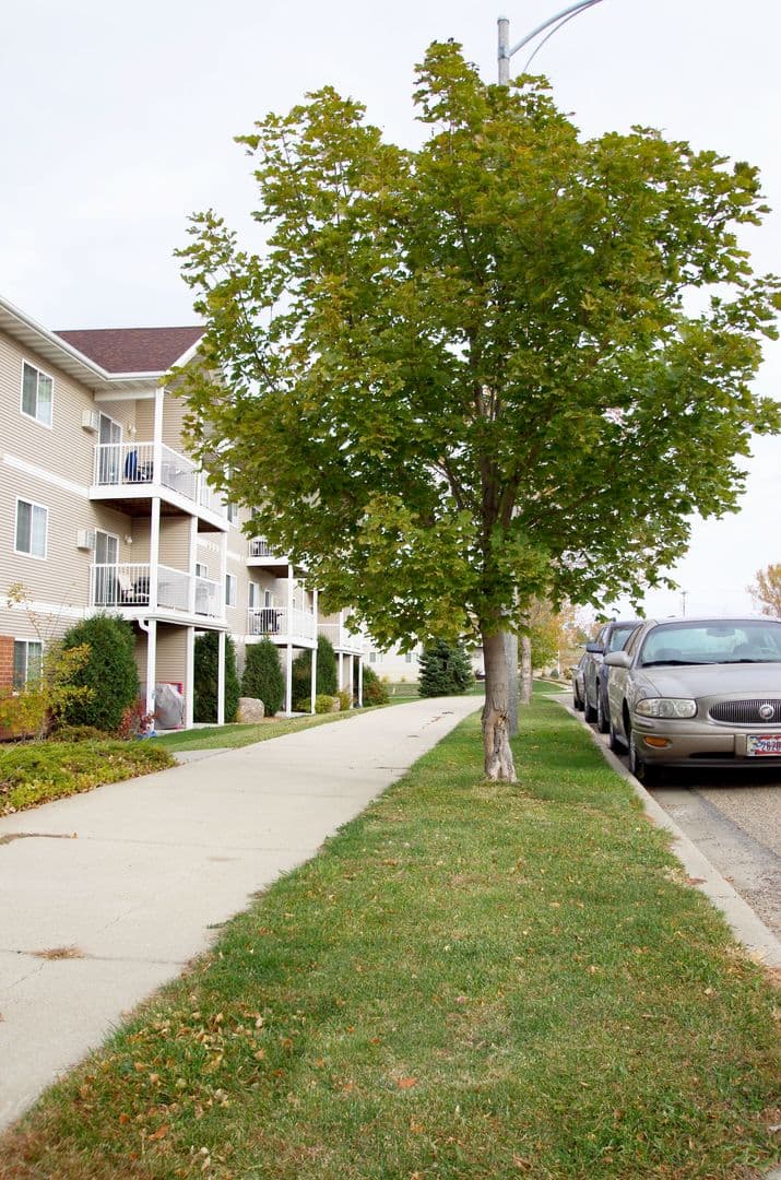 Bismarck Apartment: 2112-2113 Grimsrud Drive