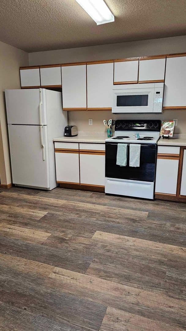 Bismarck Apartment: 2112-2113 Grimsrud Drive