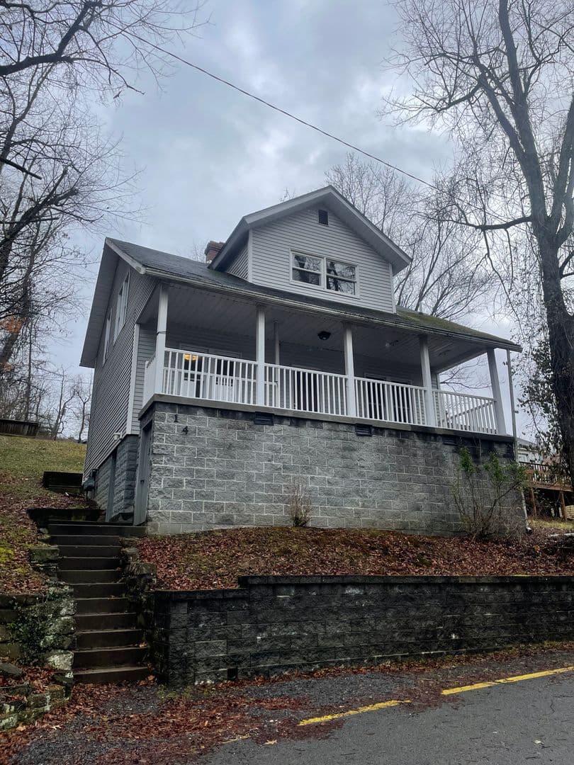 Morgantown Apartment: 14 Jacobs St