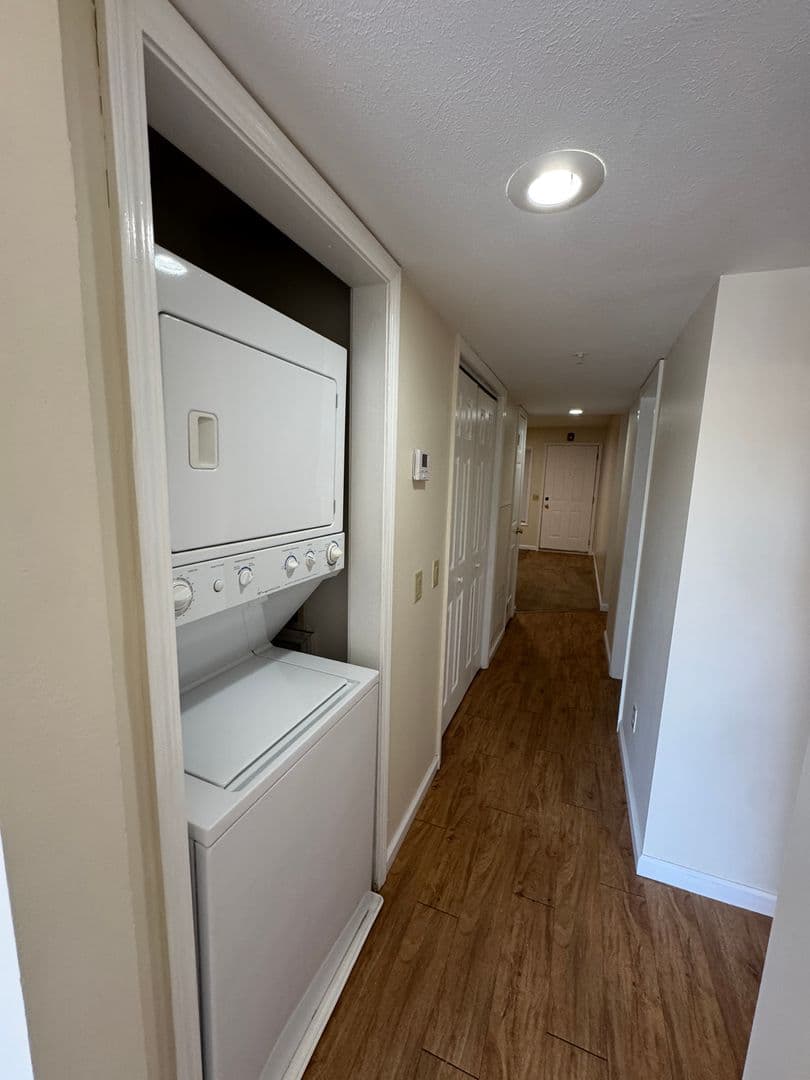 Morgantown Apartment: 1993 Water Street