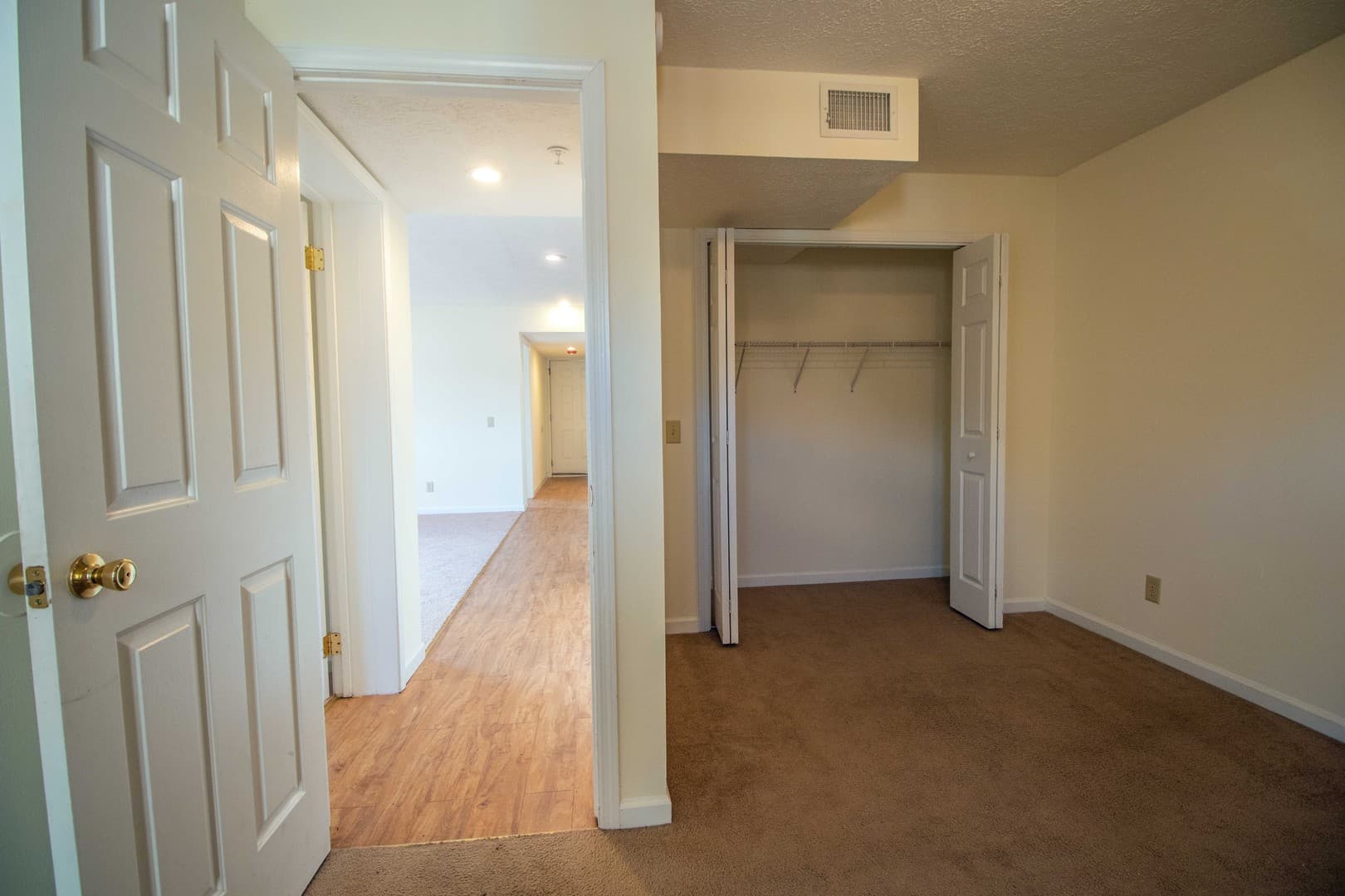Morgantown Apartment: 1993 Water Street