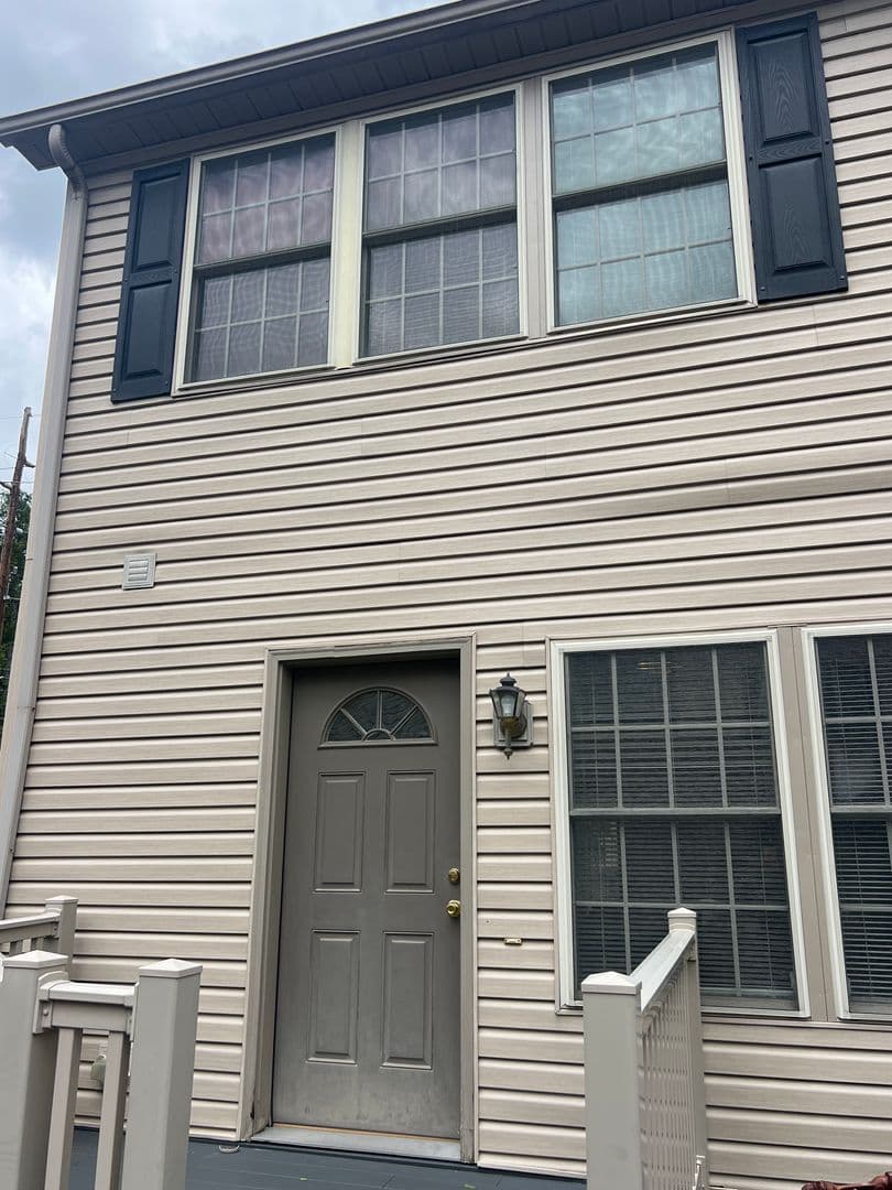 Morgantown Townhome: 4 Pineview Place