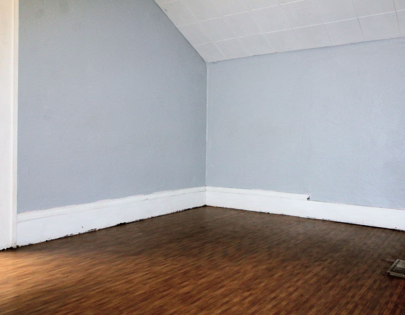 Morgantown Apartment: 1021 College Avenue