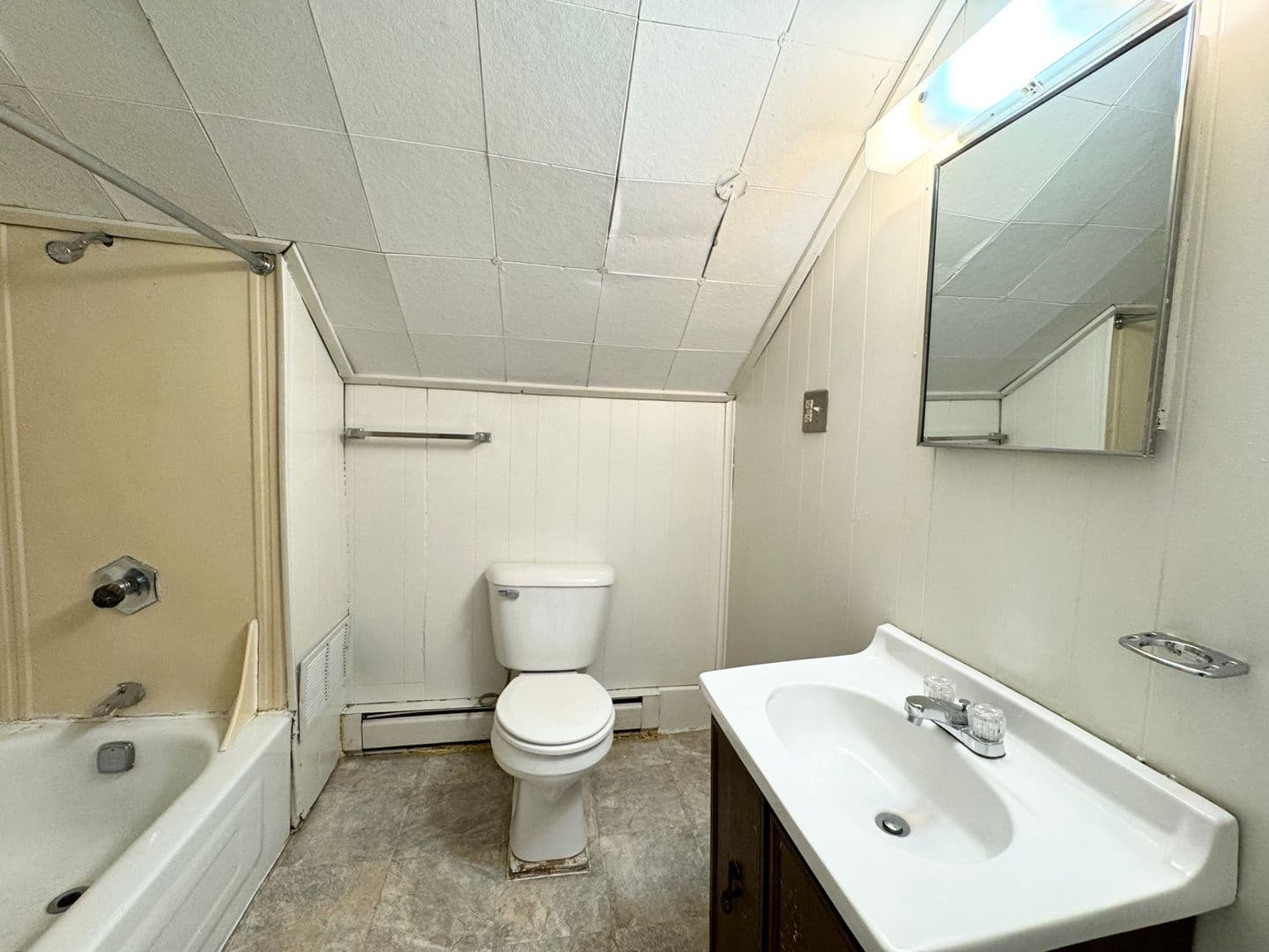 Morgantown Apartment: 14 Jacobs St