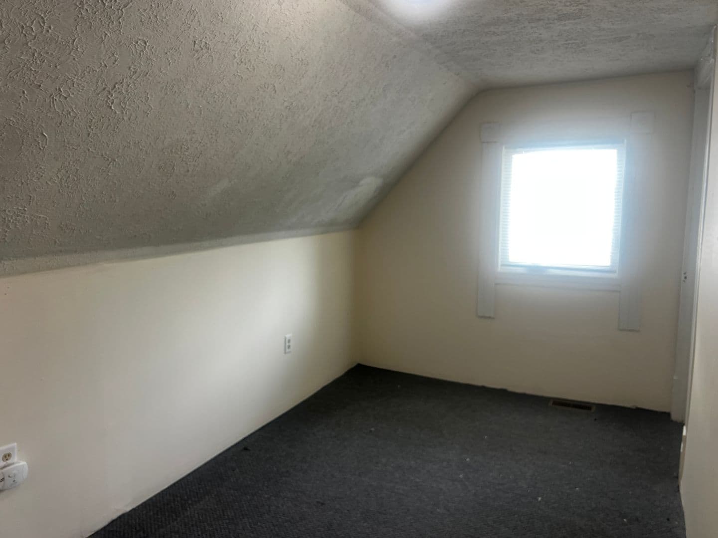Morgantown Apartment: 409 Forest Avenue