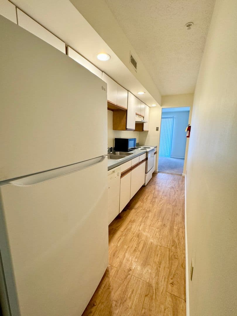 Morgantown Apartment: 1993 Water Street