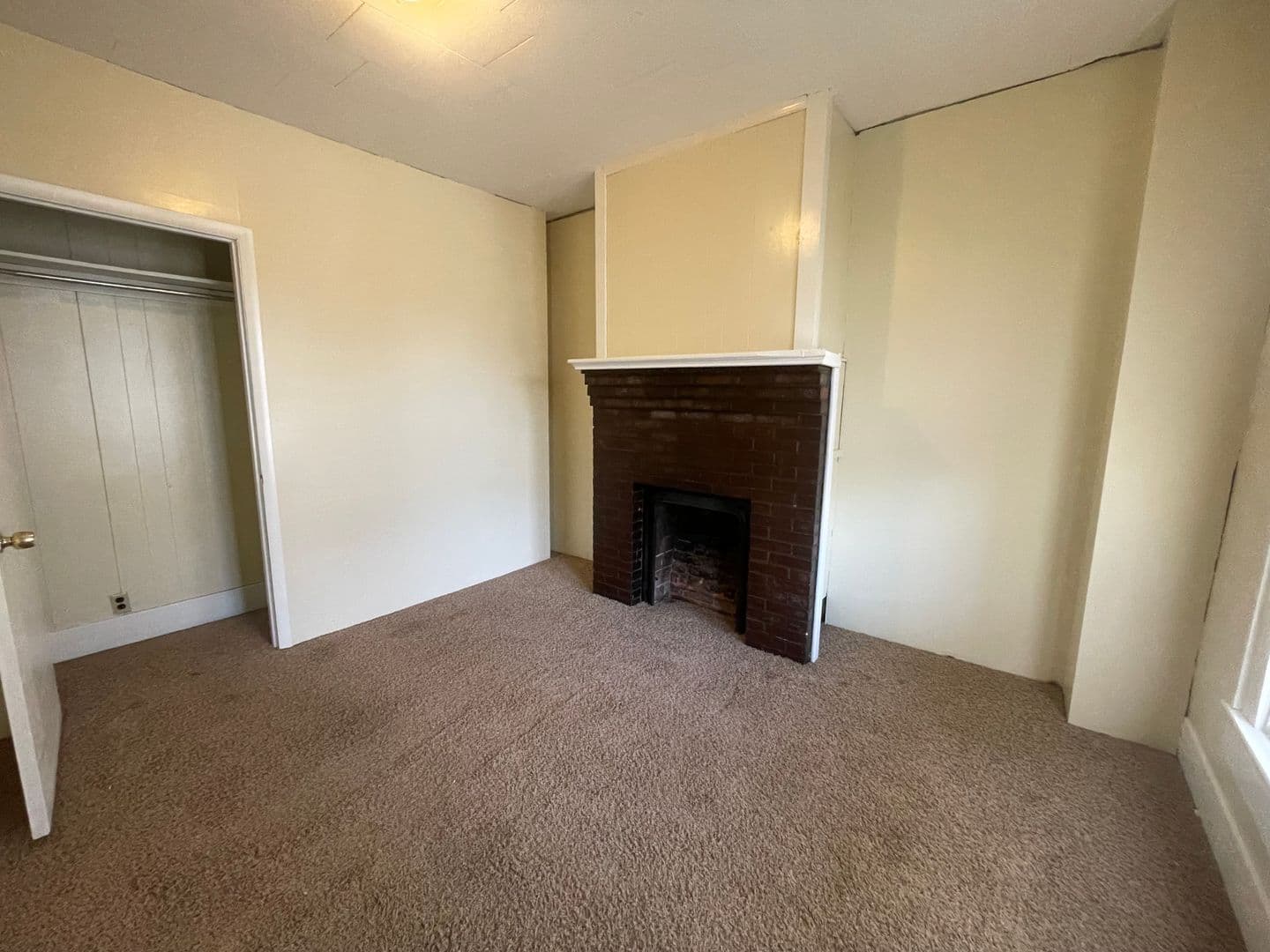 Morgantown Apartment: 14 Jacobs St