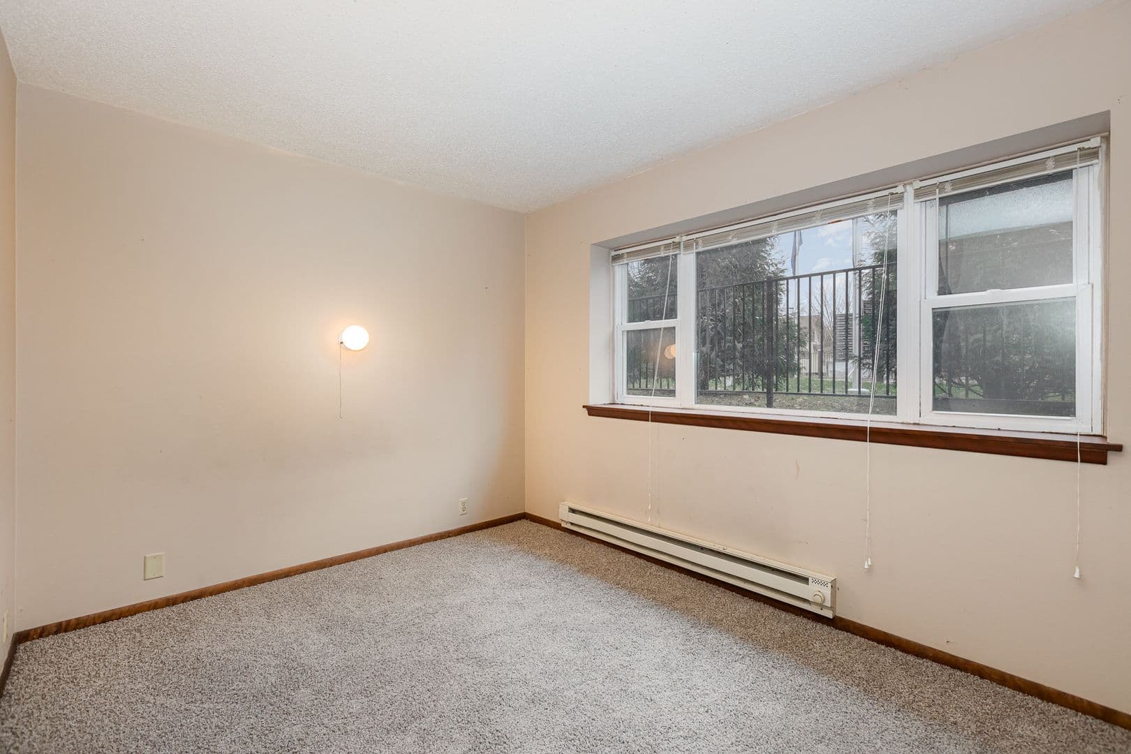 Cambridge Apartment: 215 Birch St S