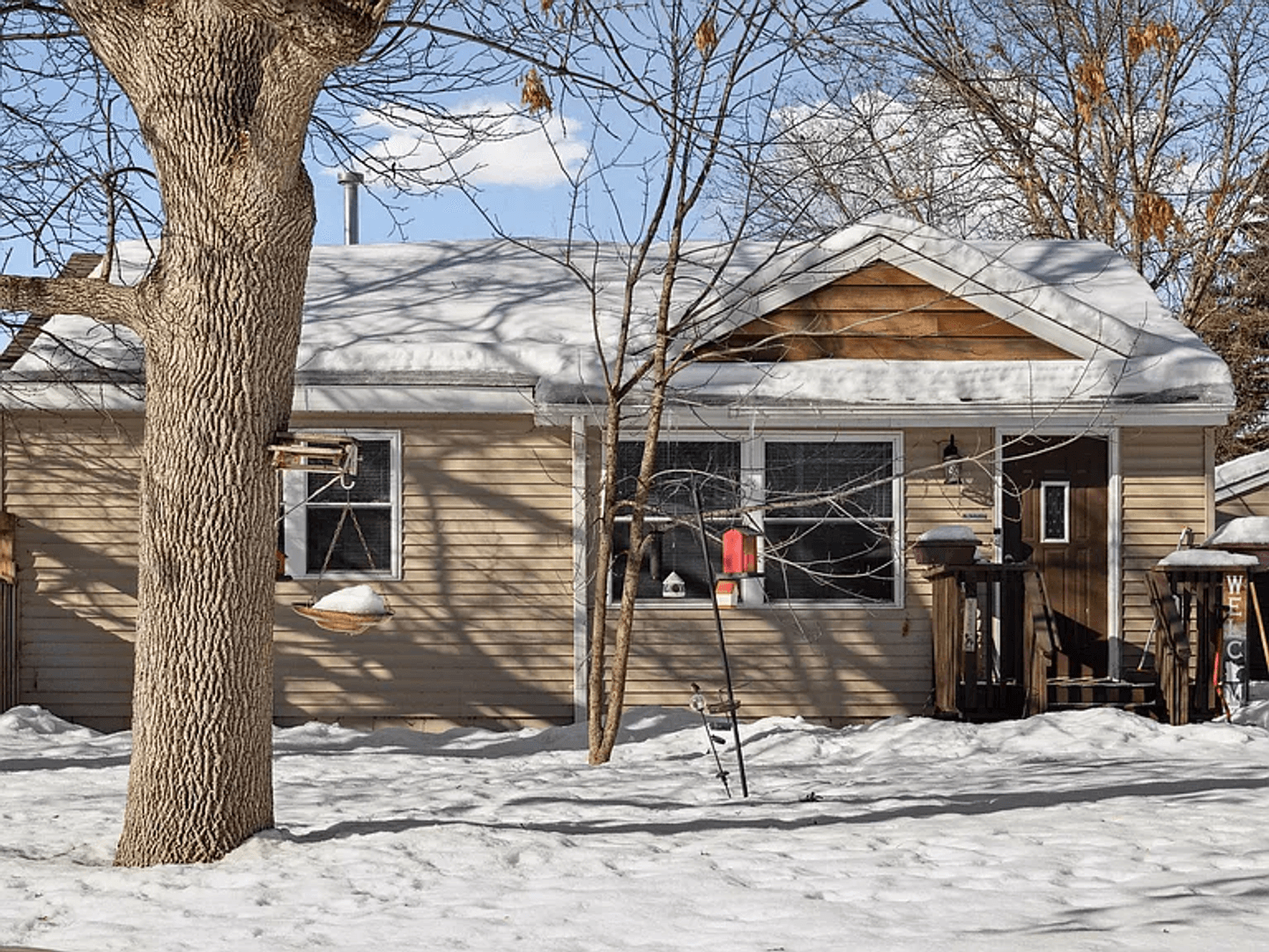 Coon Rapids House: 10012 Cottonwood St NW #1