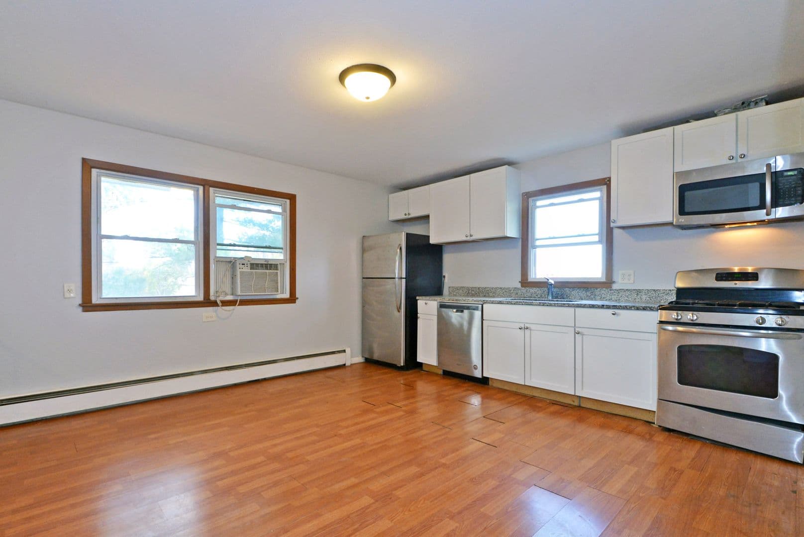 Columbia Heights Townhome: 1000 50th Ave NE