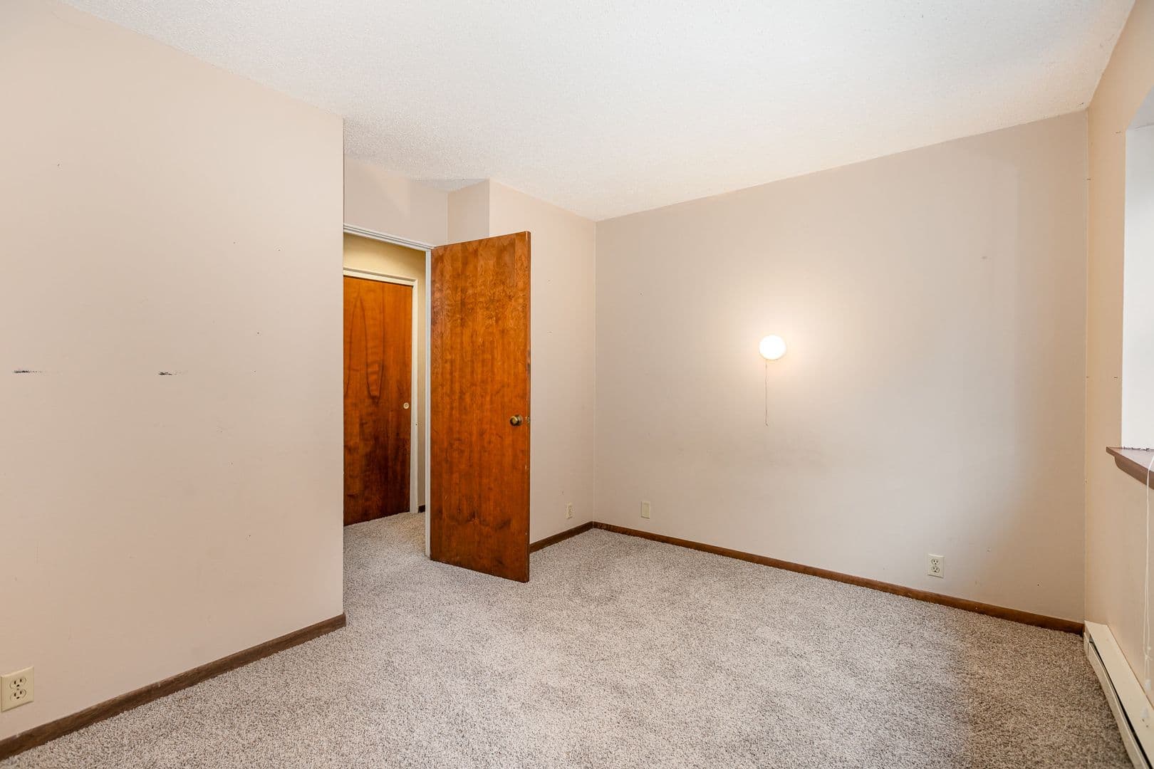 Cambridge Apartment: 215 Birch St S