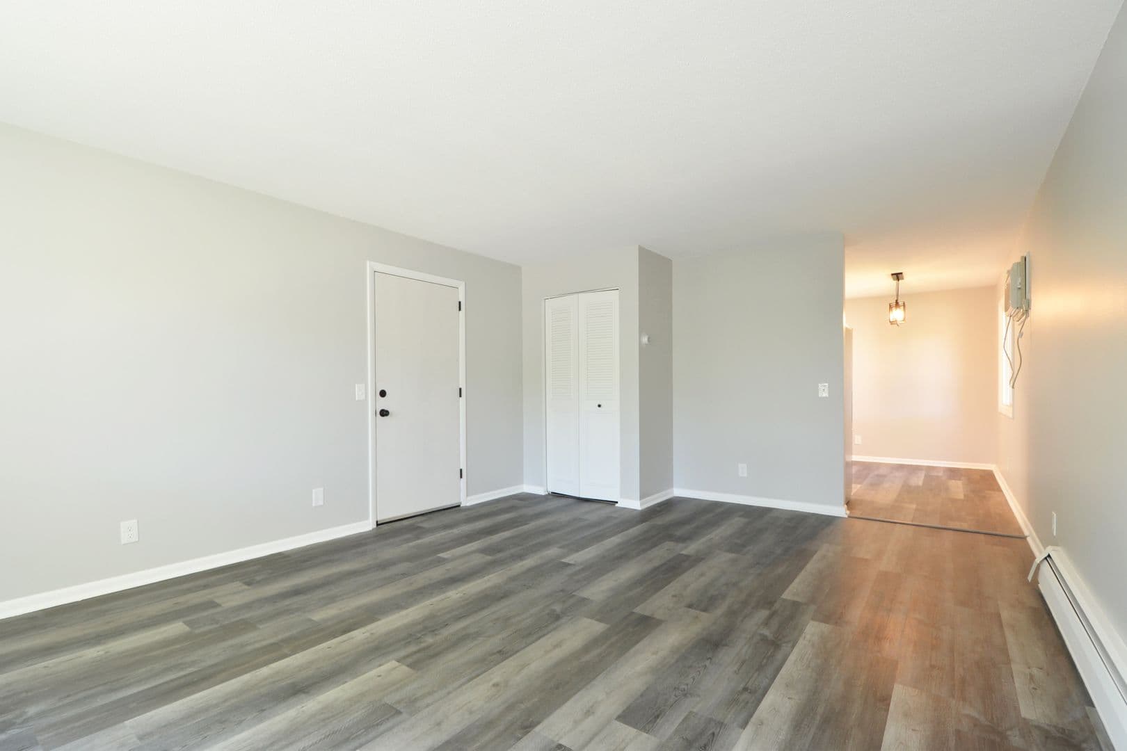 Champlin Apartment: 30 Dean Ave E