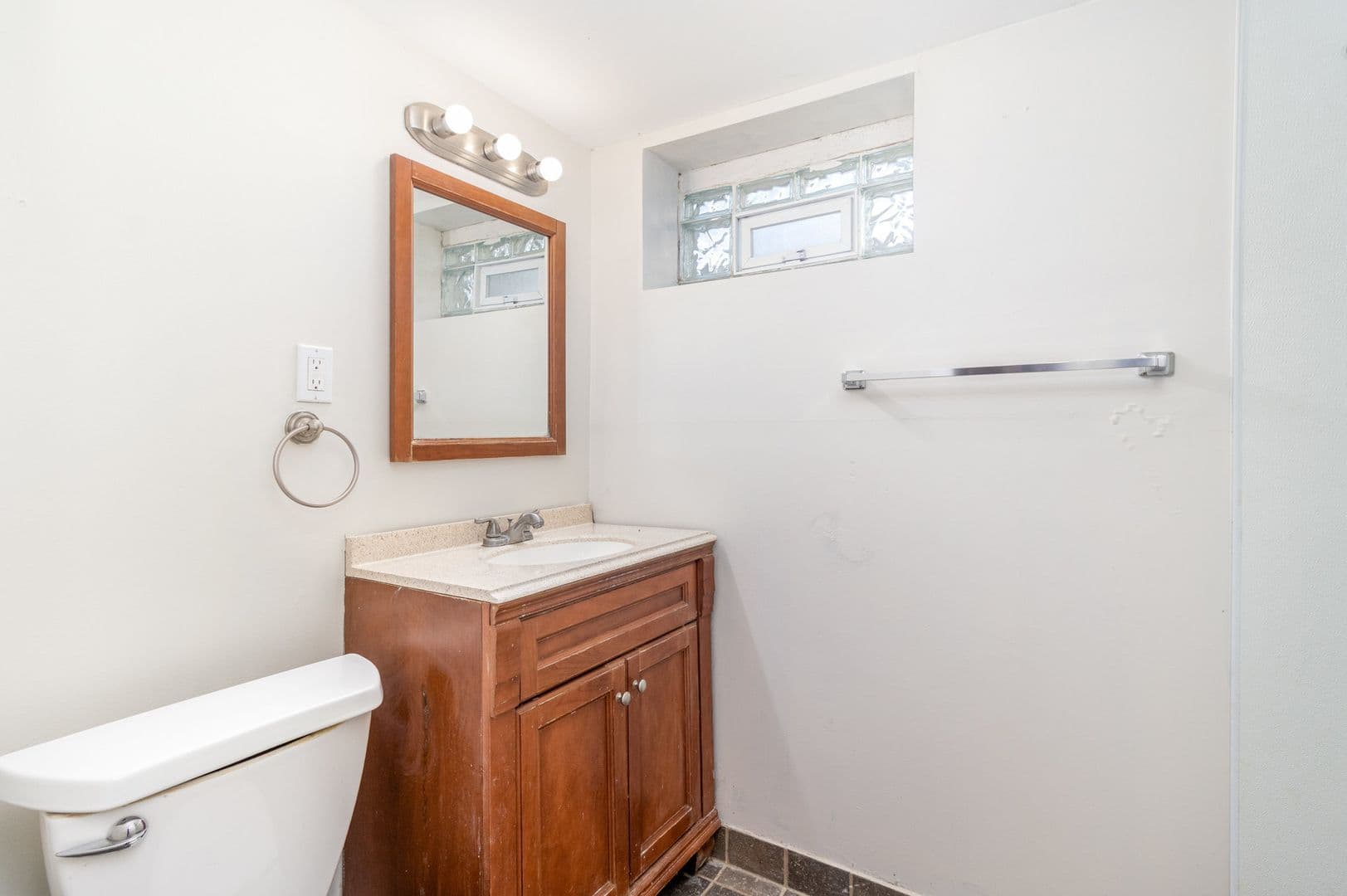 Brooklyn Park House: 1208 82nd Ave N