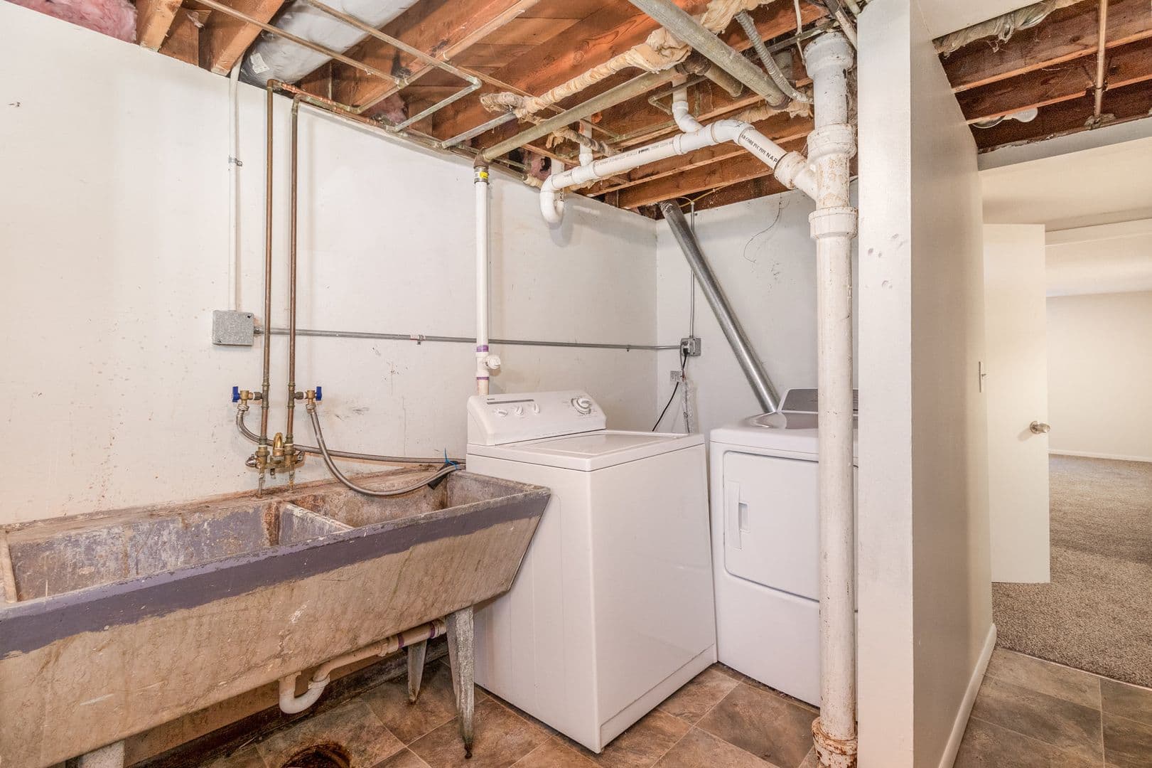 Brooklyn Park House: 1208 82nd Ave N