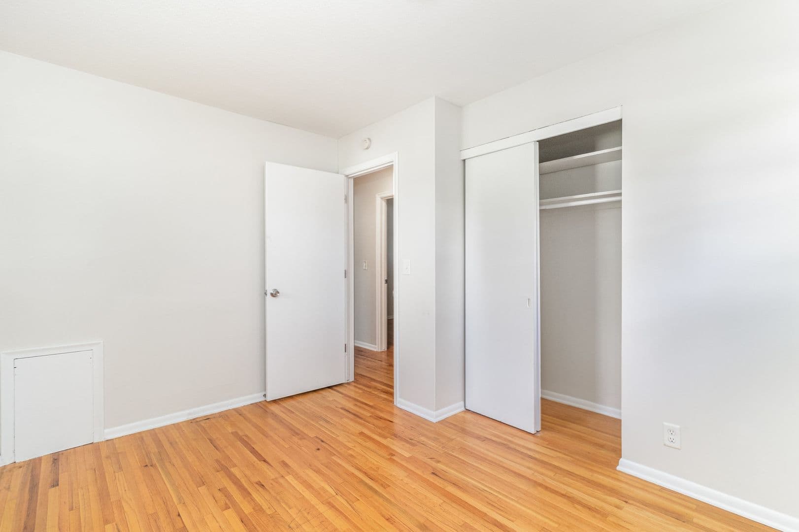 Brooklyn Park House: 1208 82nd Ave N