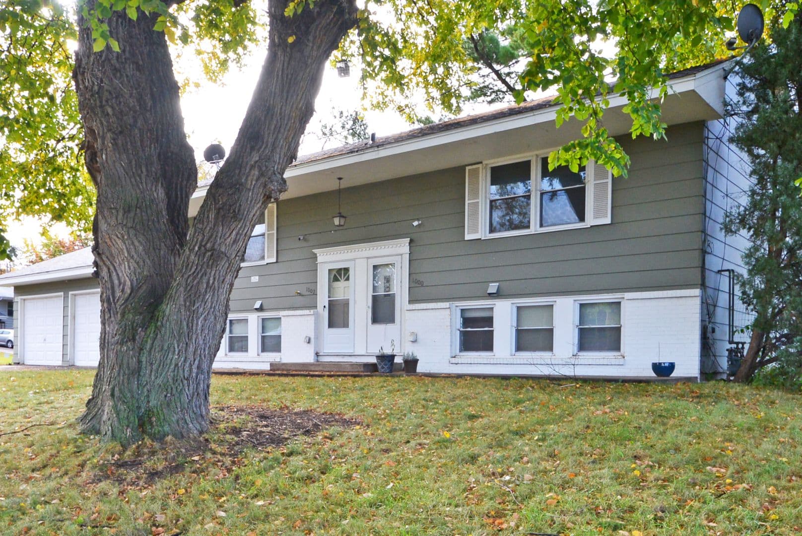 Columbia Heights Townhome: 1000 50th Ave NE