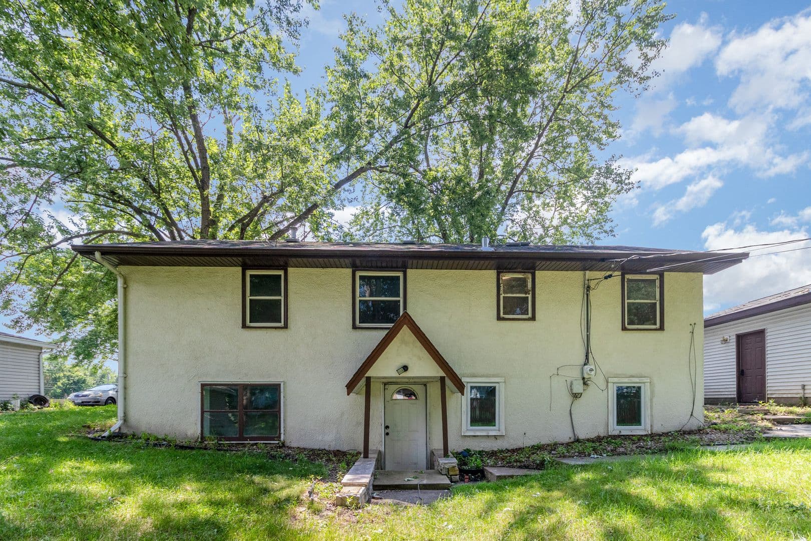 Brooklyn Park House: 1208 82nd Ave N