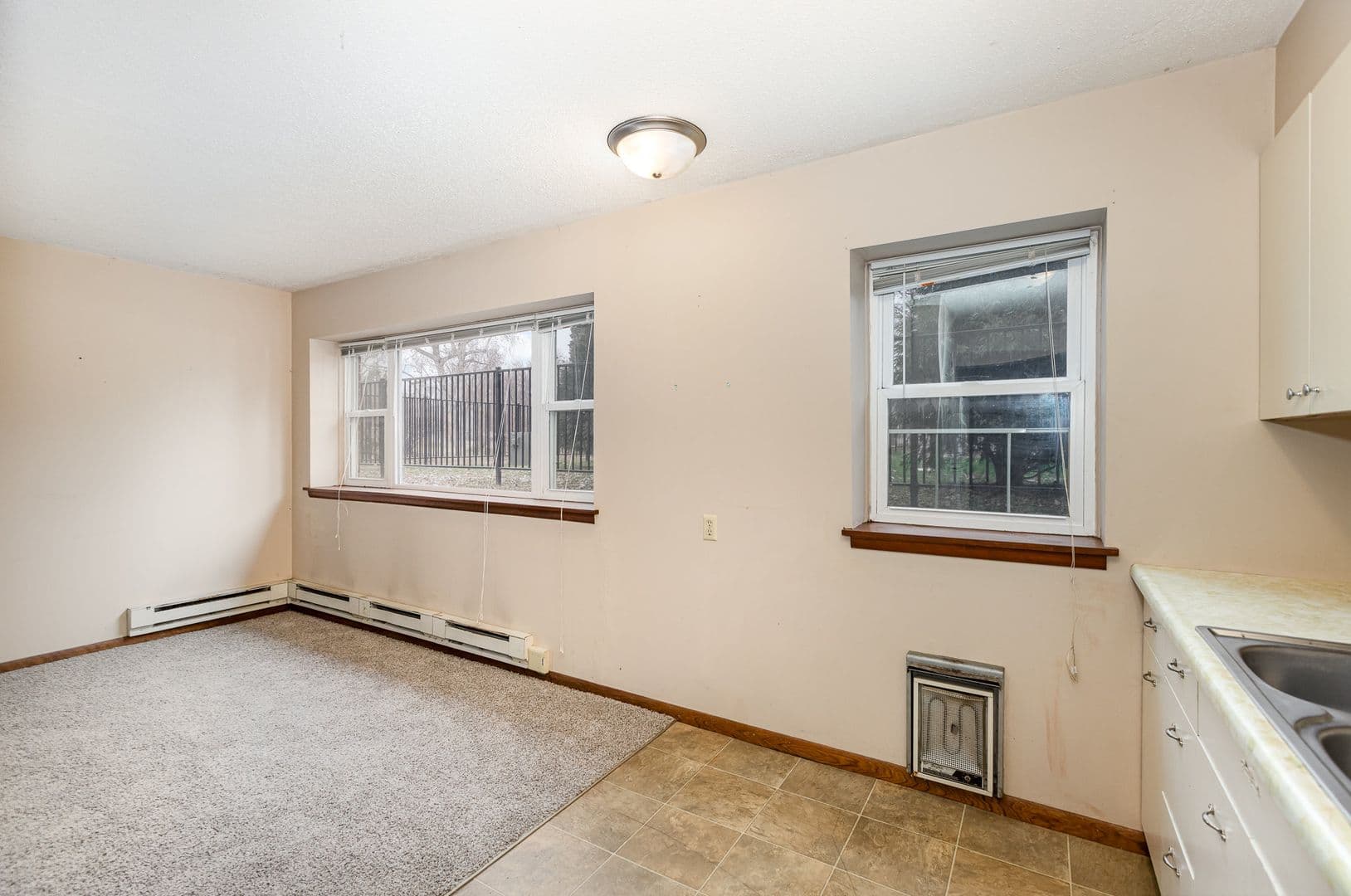 Cambridge Apartment: 215 Birch St S