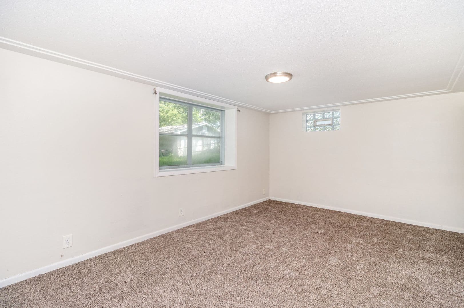 Brooklyn Park House: 1208 82nd Ave N