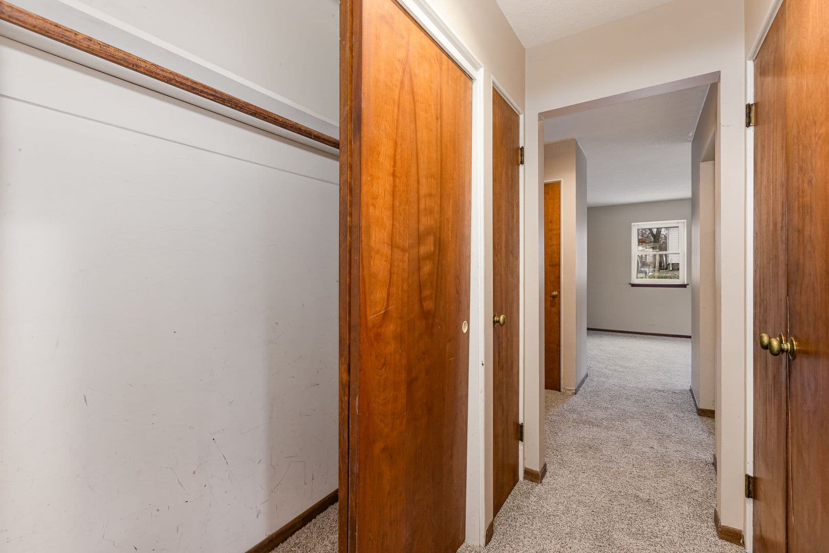 Cambridge Apartment: 215 Birch St S