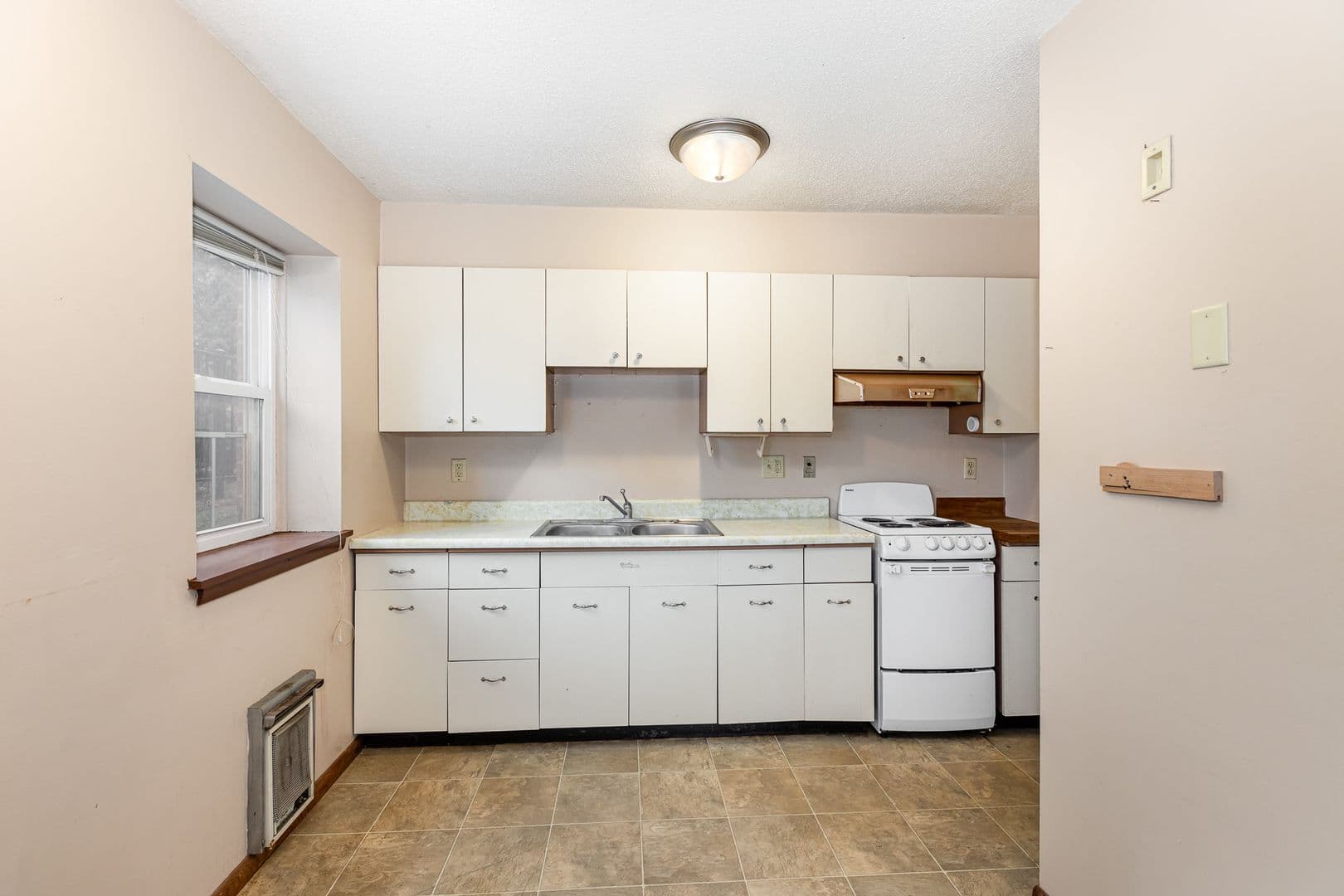 Cambridge Apartment: 215 Birch St S