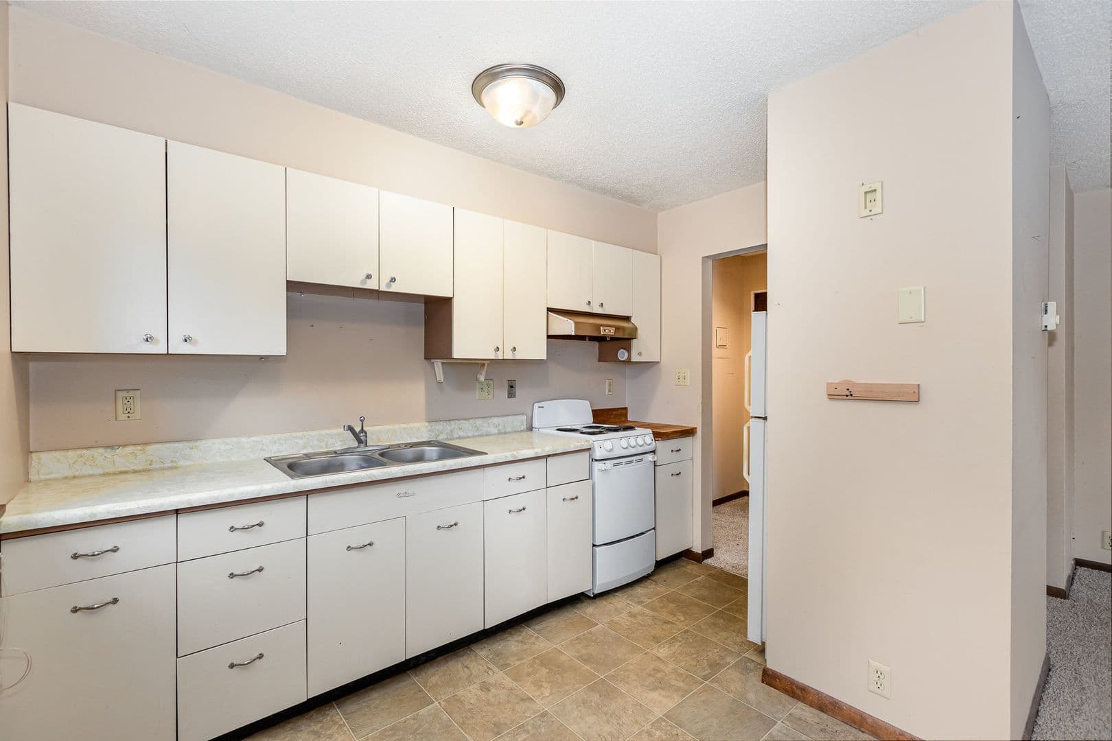 Cambridge Apartment: 215 Birch St S