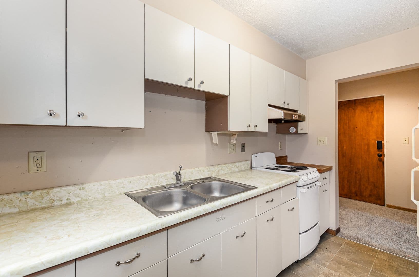Cambridge Apartment: 215 Birch St S