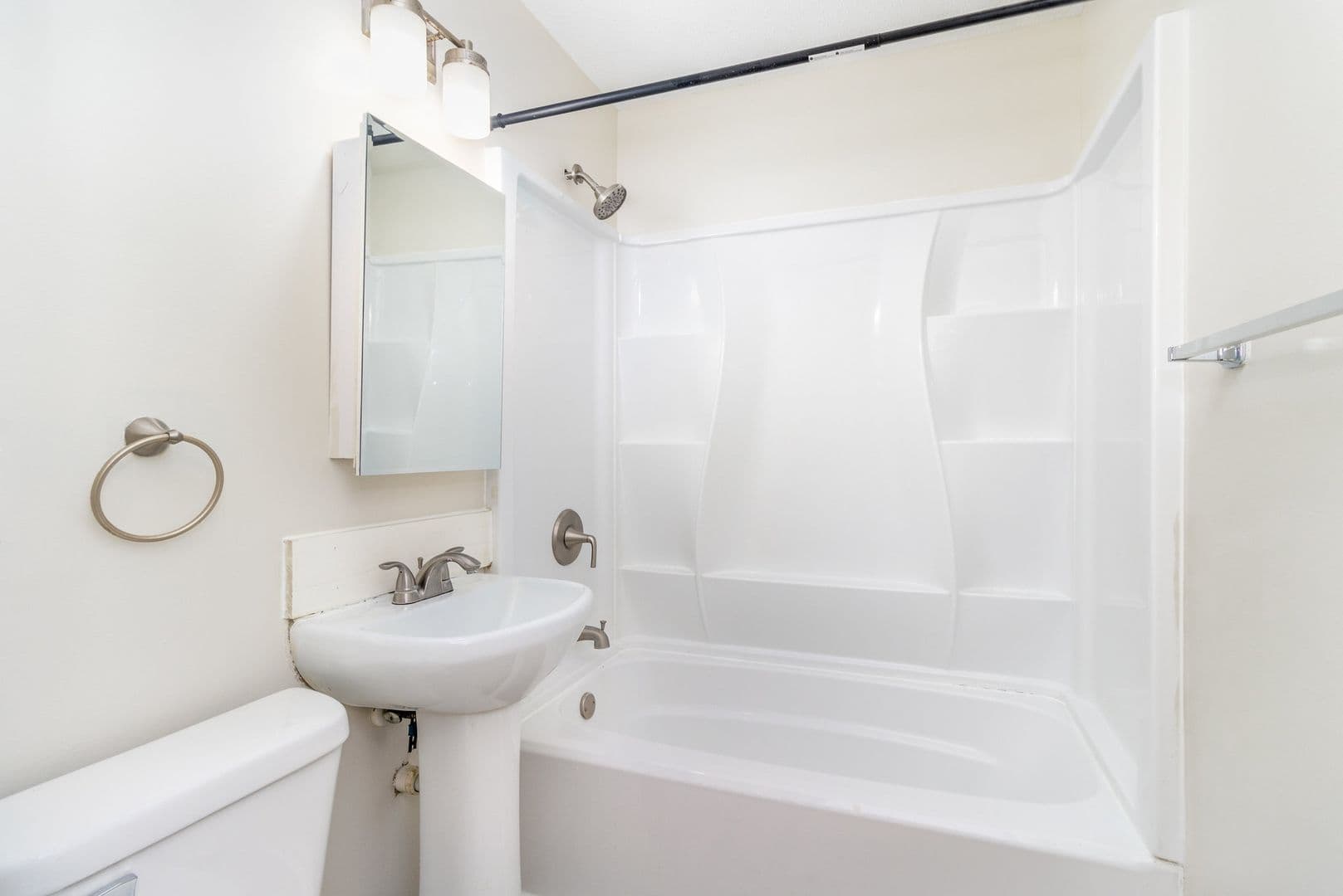 Brooklyn Park House: 1208 82nd Ave N