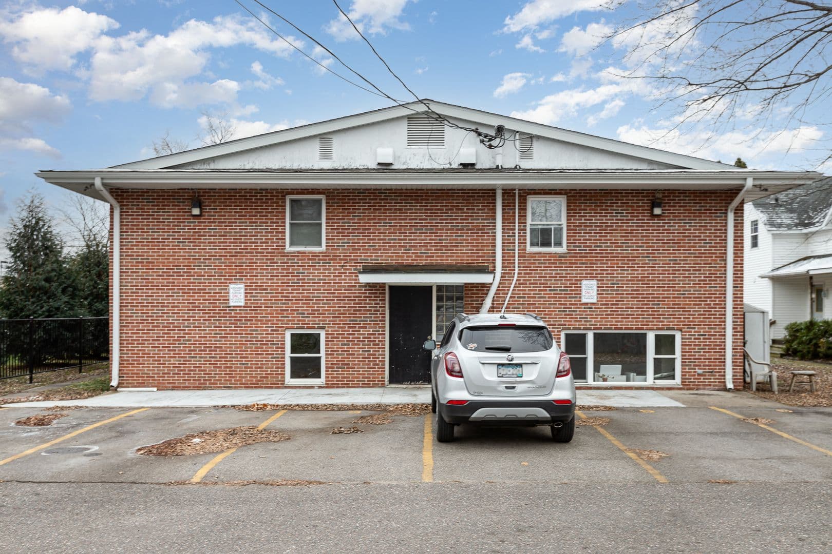 Cambridge Apartment: 215 Birch St S
