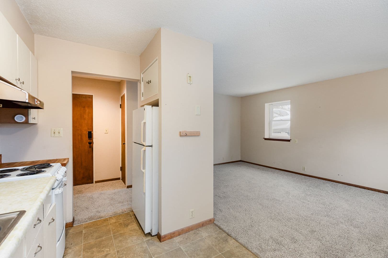Cambridge Apartment: 215 Birch St S