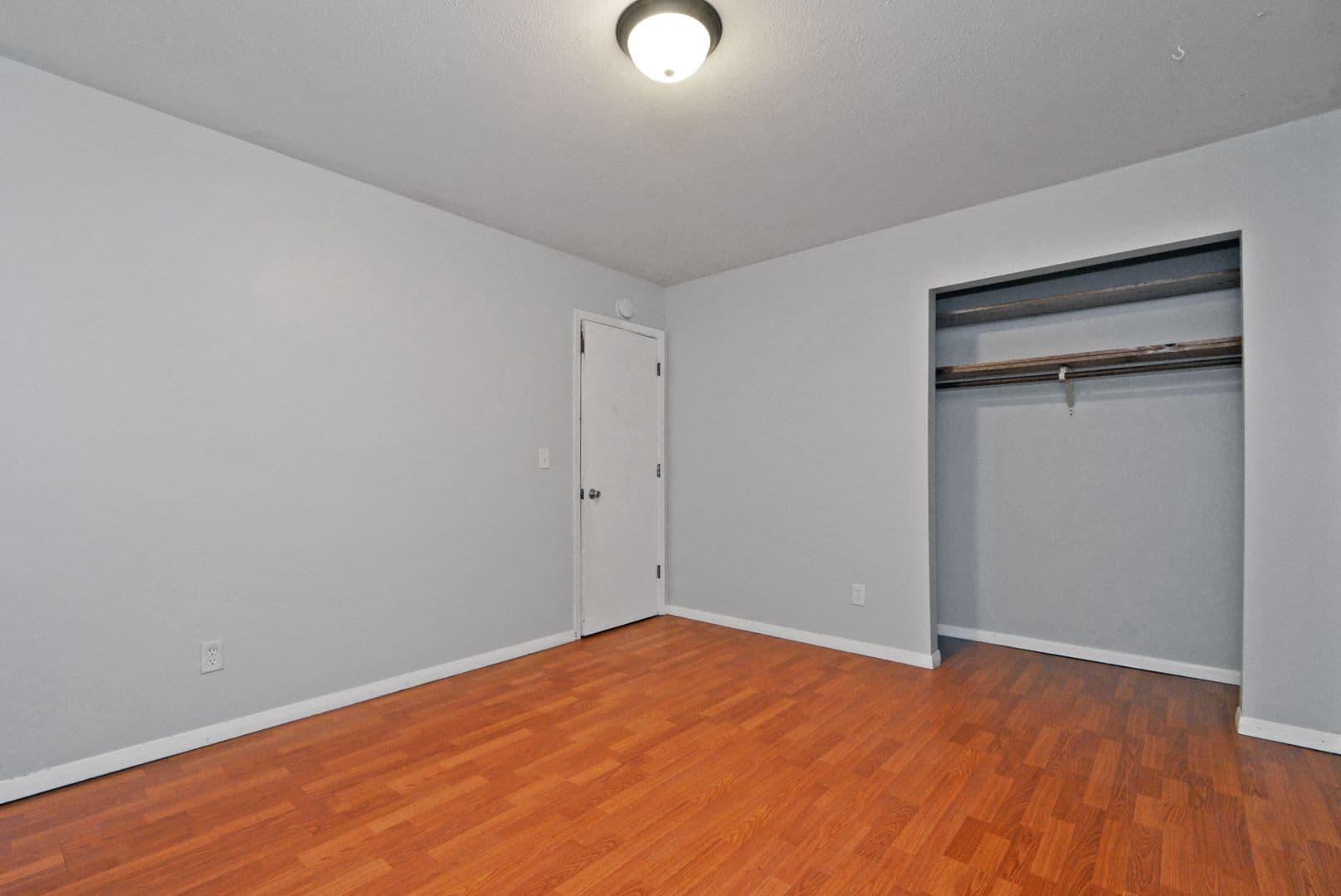Columbia Heights Townhome: 1000 50th Ave NE