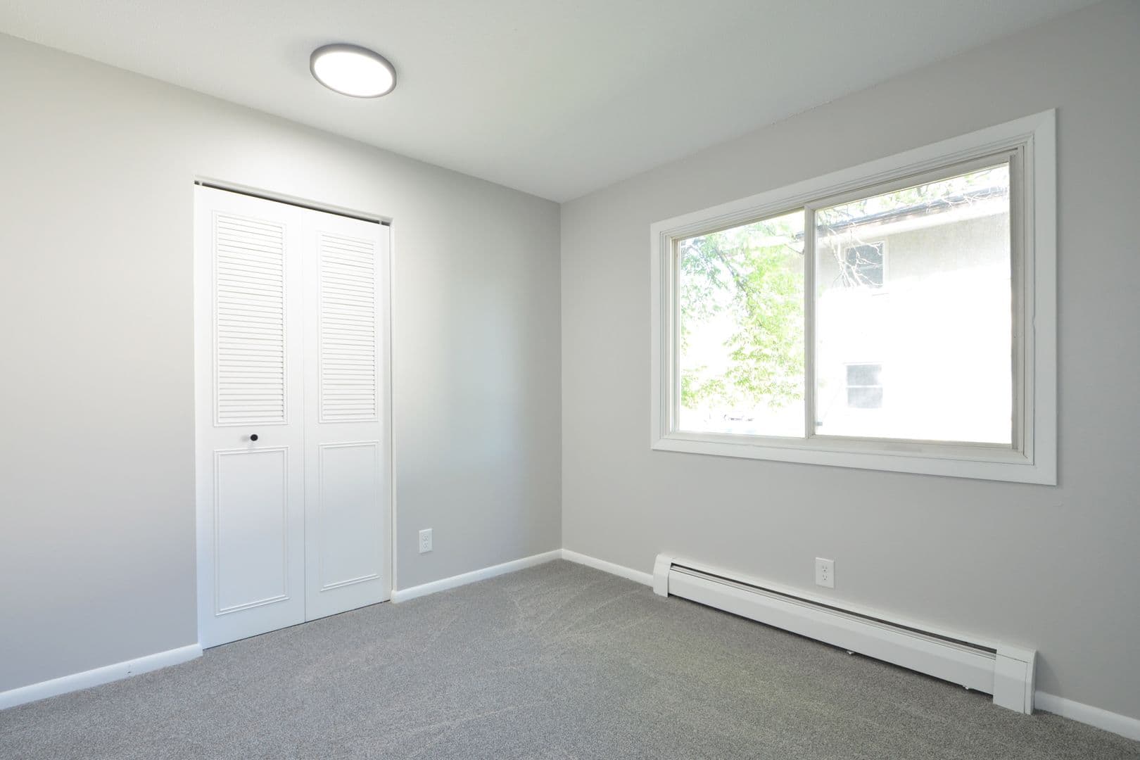 Champlin Apartment: 30 Dean Ave E