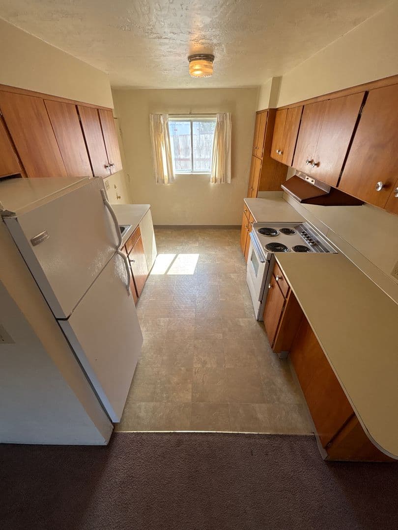 Eugene Apartment: 1647 Mill Street