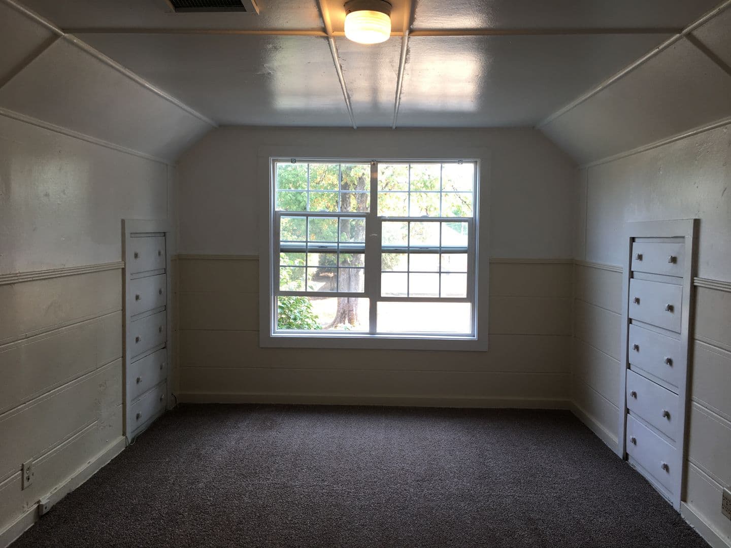 Eugene House: 2288 Hilyard St