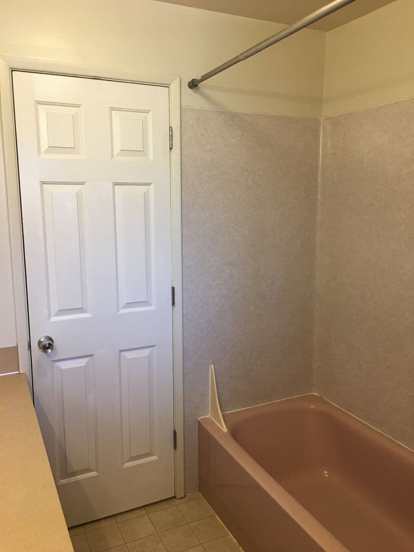 Eugene Apartment: 185/195 East 24th Ave