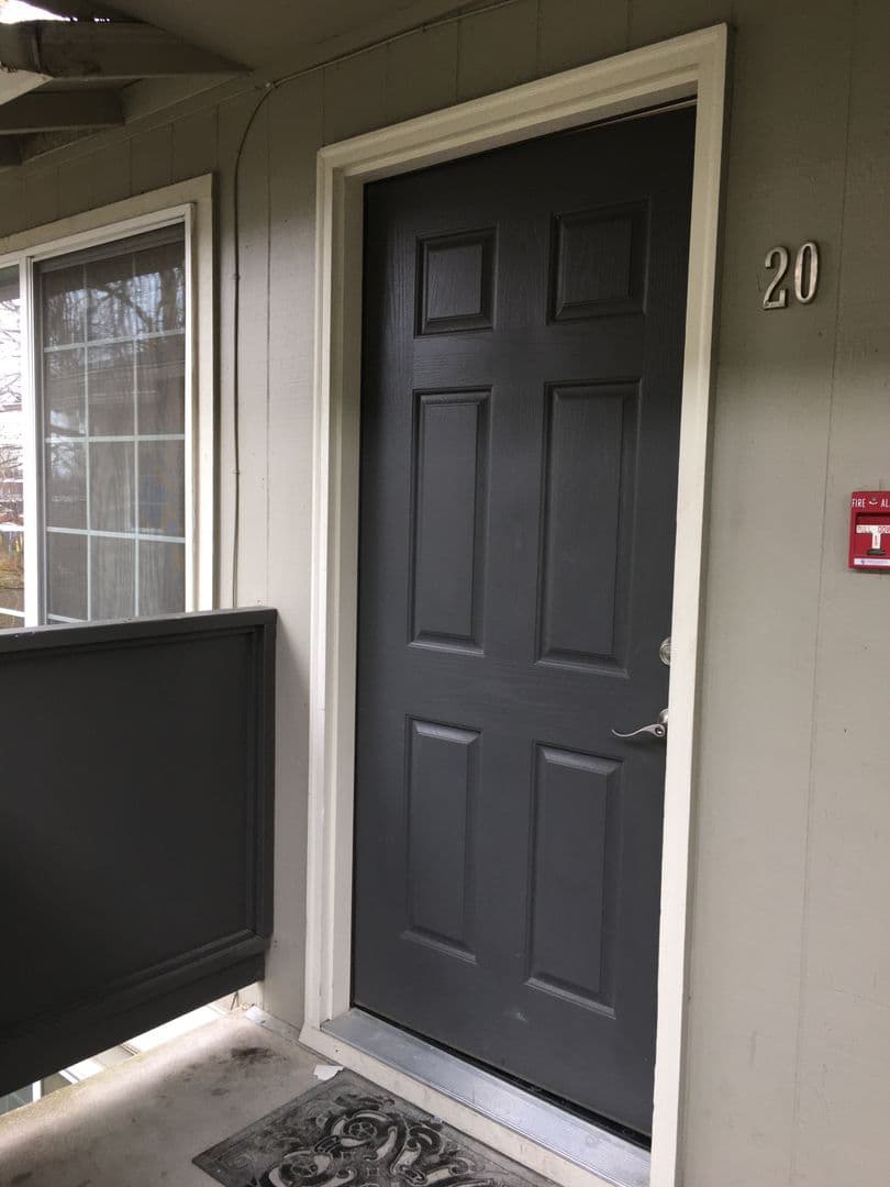 Springfield Apartment: 1190 So. A Street