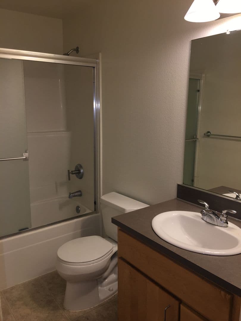 Eugene Apartment: 183 East 19th