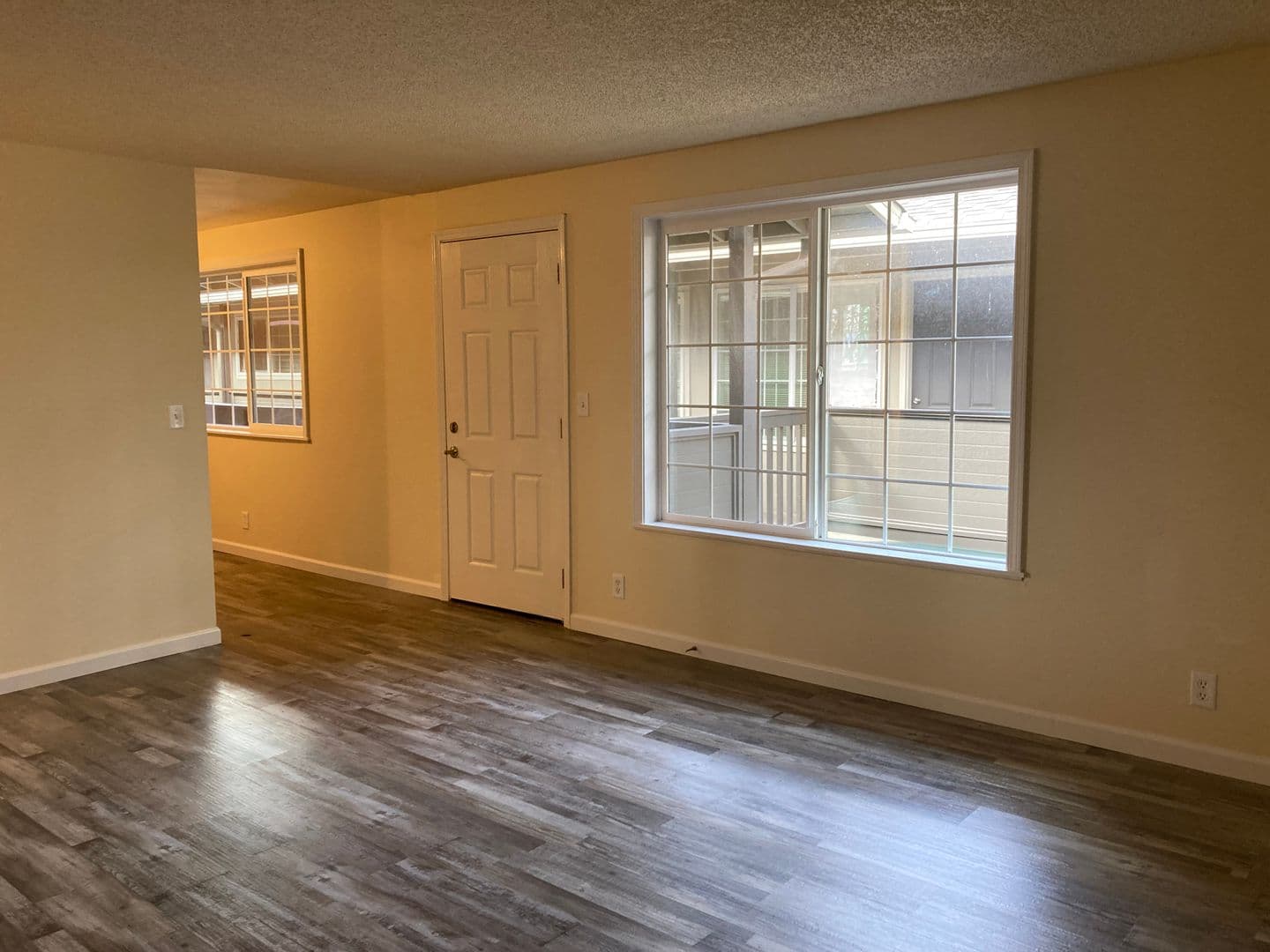 Springfield Apartment: 1190 So. A Street