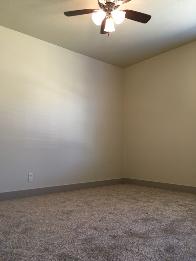 Eugene Apartment: 913/915 Howard Ave