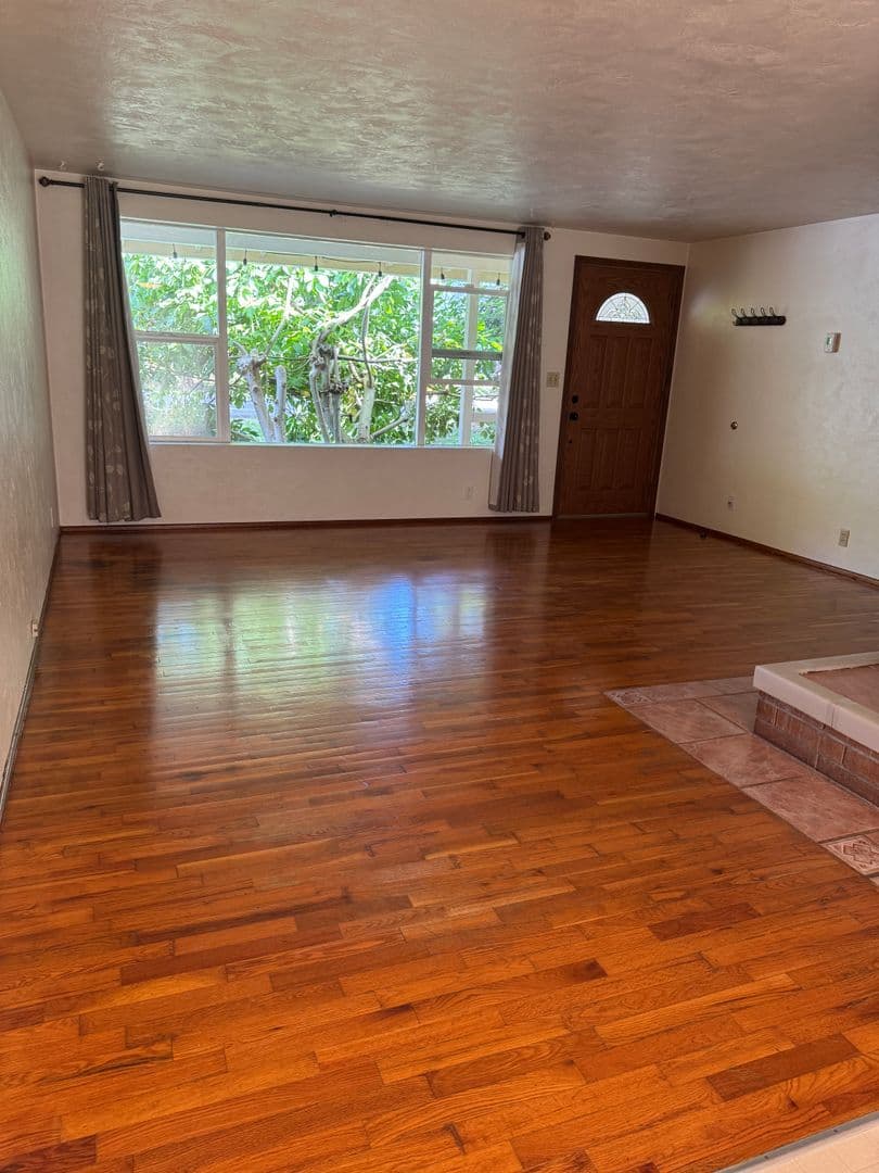 Eugene House: 1270 West Hilliard Lane